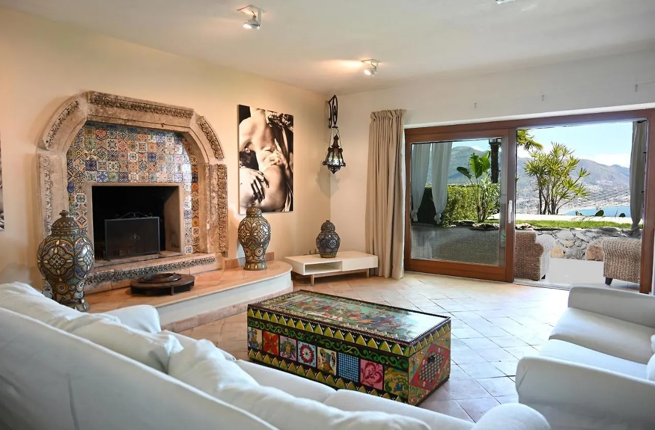 Luxury Taorum Villa With Spectacular Sea Views In Taormina
